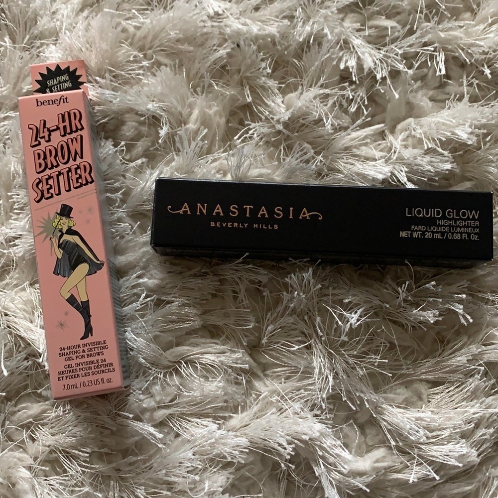 New in Box Brows and Highlighter